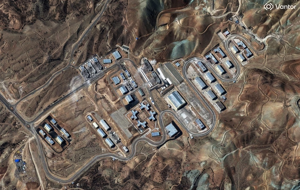 Xung đột Trung Đông tối 5-3: Iran tấn công các nhóm ly khai, Israel tấn công các vị trí tên lửa của Iran